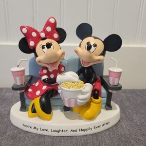 Disney Mickey and Minnie Mouse Movie Night Figurine